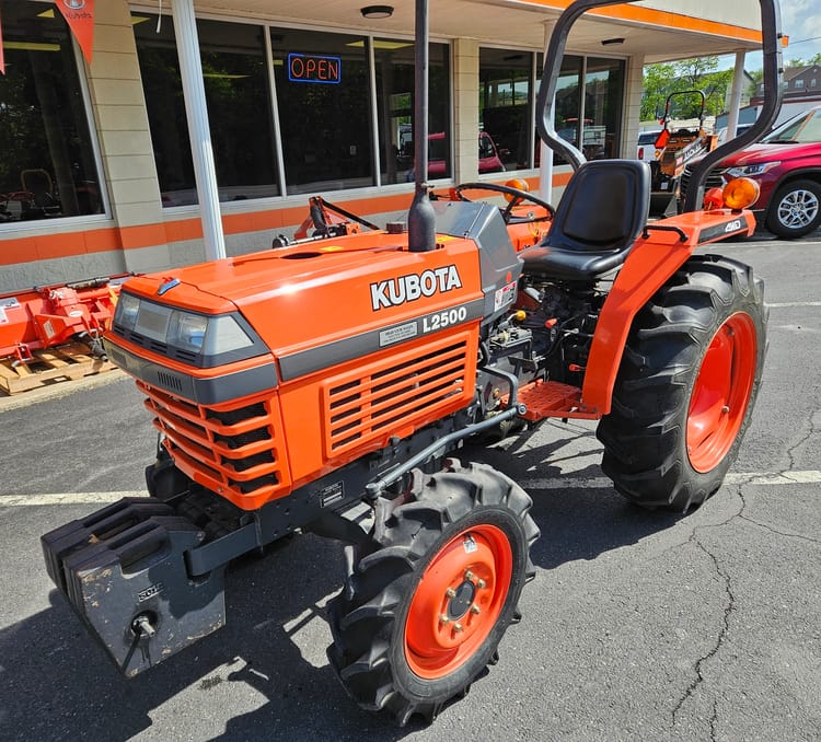 1999 KUBOTA L2500DT TRACTOR