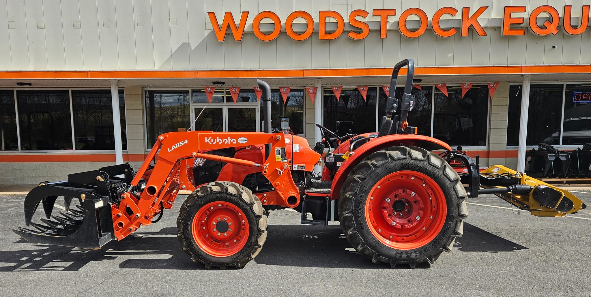 2023 KUBOTA M7060HD 4WD TRACTOR PACKAGE
