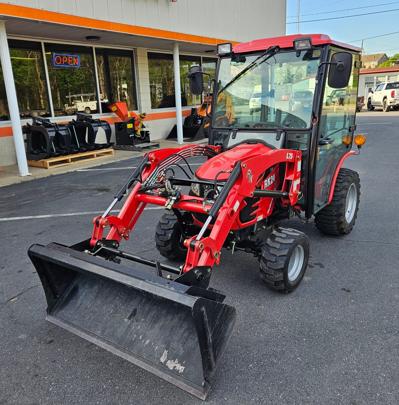 RK24 TRACTOR WITH LOADER AND CAB