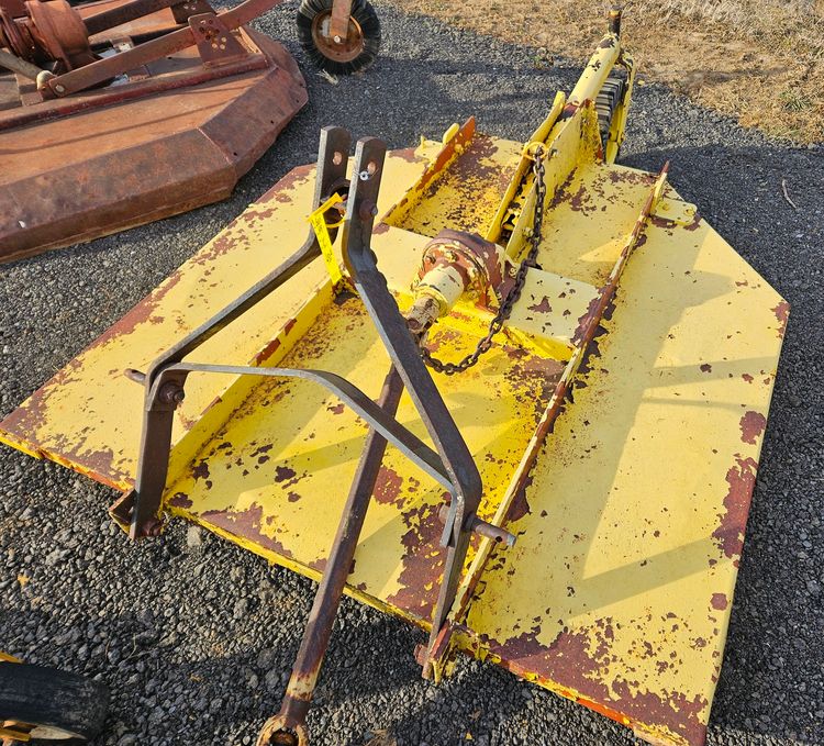 BUSH HOG 5 FT CUTTER